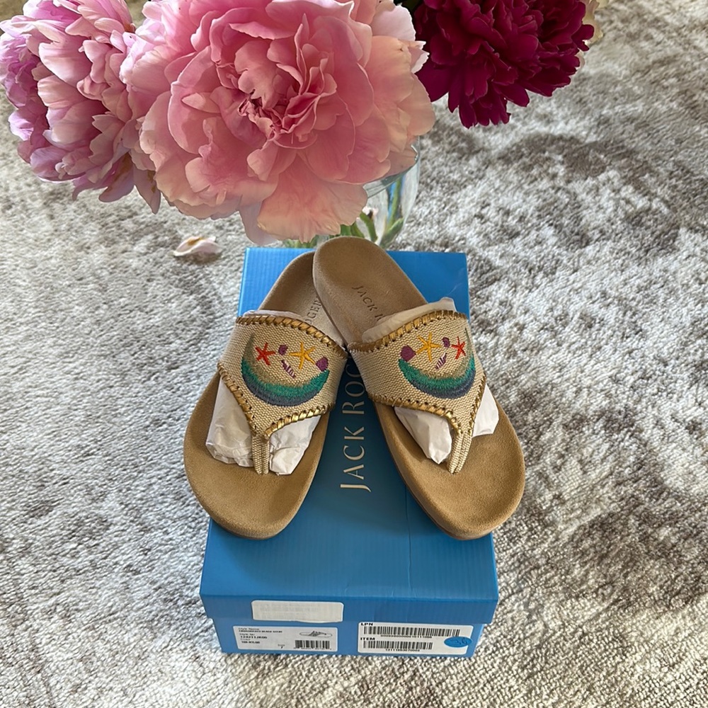 NWT Jack Rogers Embroidered Beach Scene Size 7